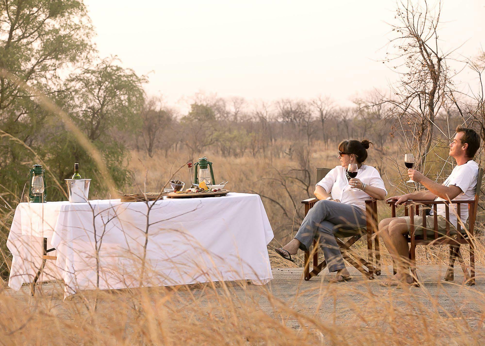 Wildtrack Safaris Eco Lodge Pandamatenga Exteriör bild