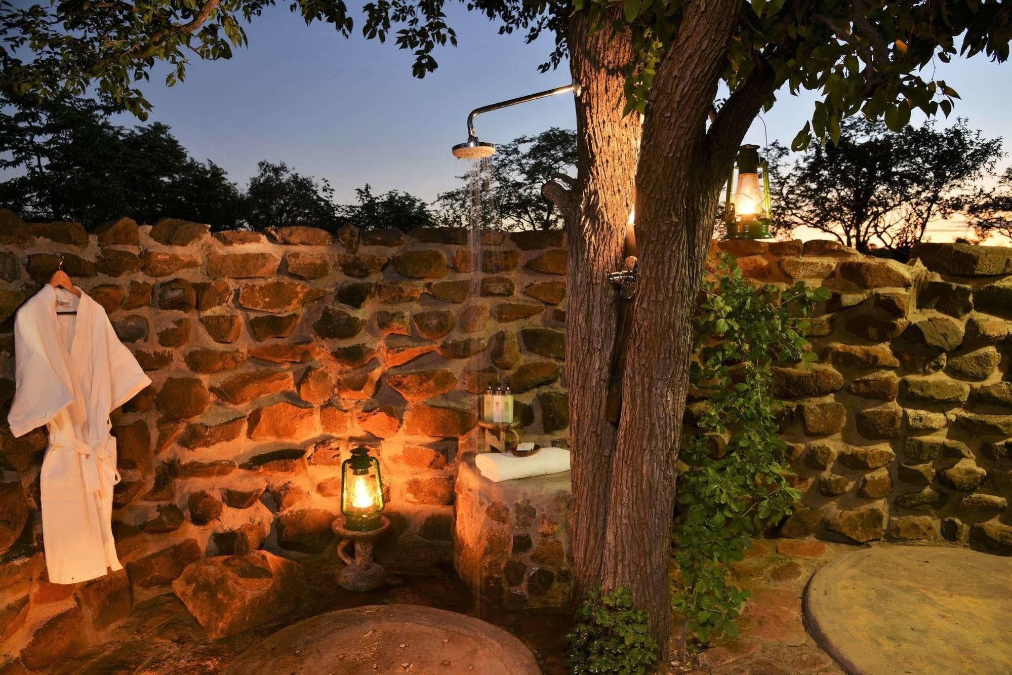 Wildtrack Safaris Eco Lodge Pandamatenga Exteriör bild