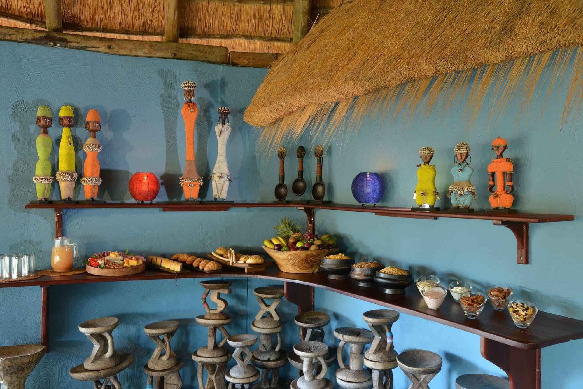 Wildtrack Safaris Eco Lodge Pandamatenga Exteriör bild