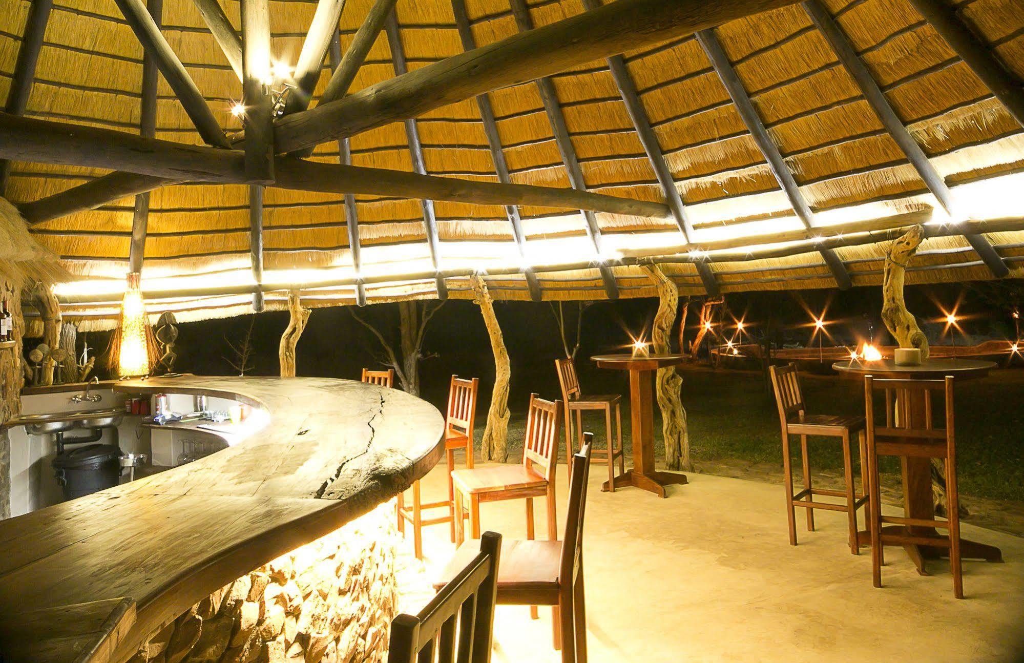Wildtrack Safaris Eco Lodge Pandamatenga Exteriör bild